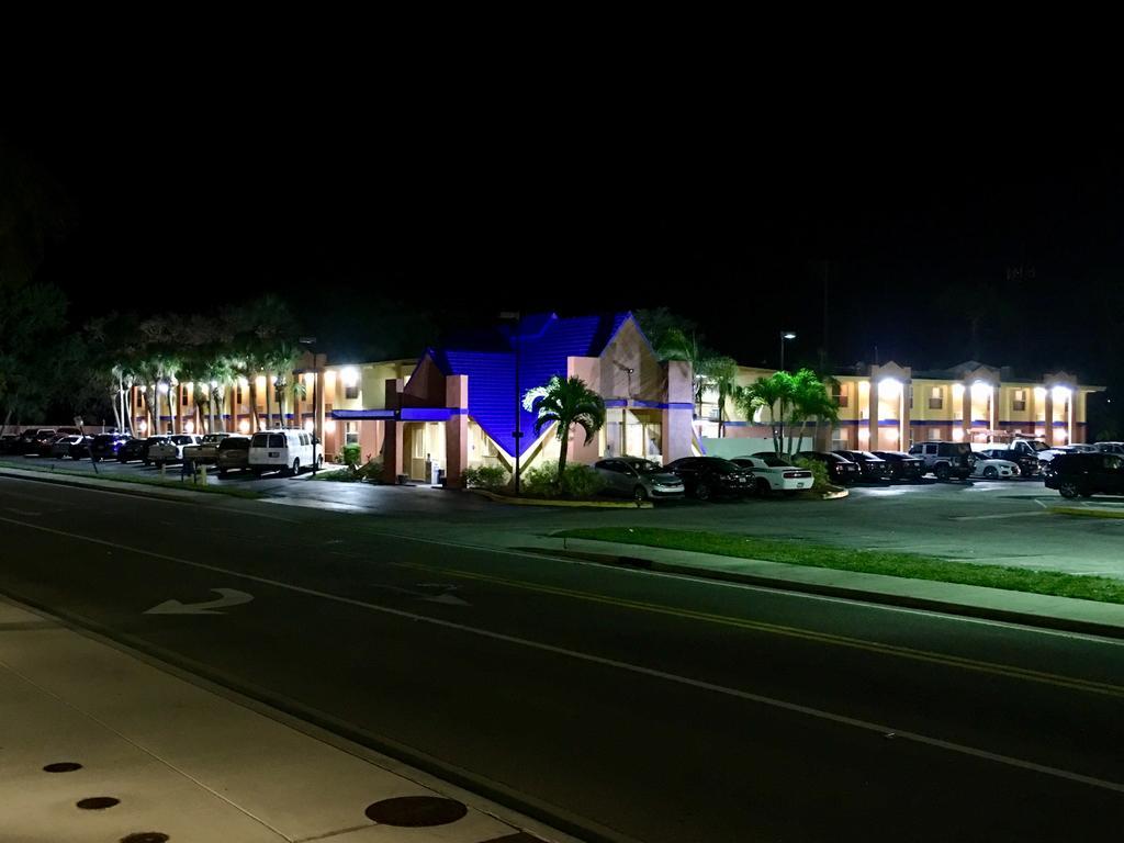 Americas Best Value Inn Sarasota Zewnętrze zdjęcie