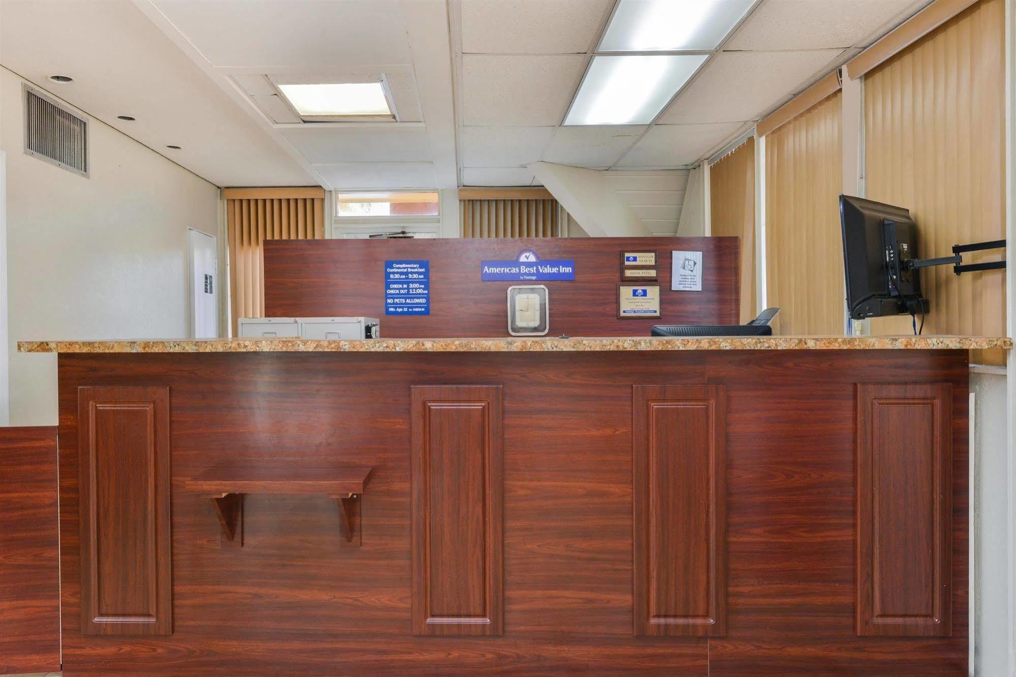 Americas Best Value Inn Sarasota Zewnętrze zdjęcie